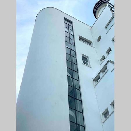 Elegant Studio Et Parking Dans Batiment Historique Saint Tropez Bagian luar foto