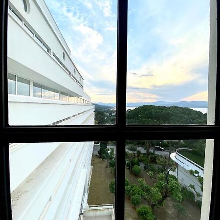 Elegant Studio Et Parking Dans Batiment Historique Saint Tropez Bagian luar foto
