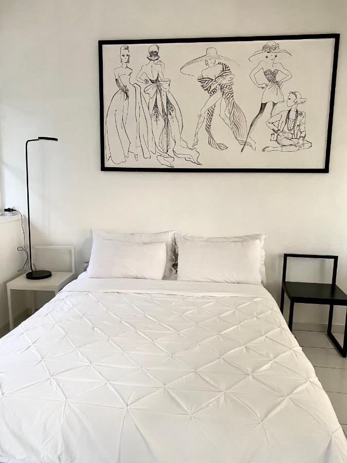 Elegant Studio Et Parking Dans Batiment Historique Saint Tropez Bagian luar foto