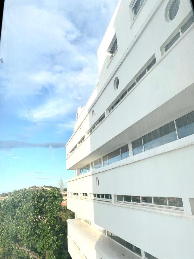 Elegant Studio Et Parking Dans Batiment Historique Saint Tropez Bagian luar foto