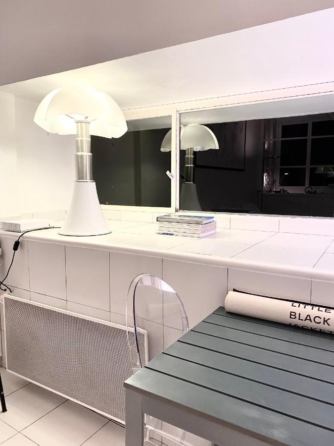 Elegant Studio Et Parking Dans Batiment Historique Saint Tropez Bagian luar foto